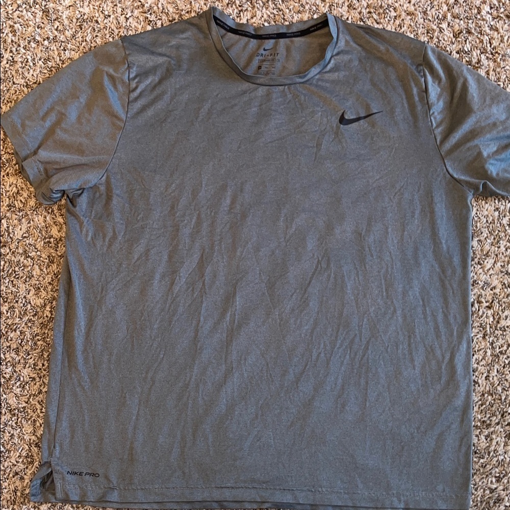 Nike Men's Charcoal Short Sleeve Tee